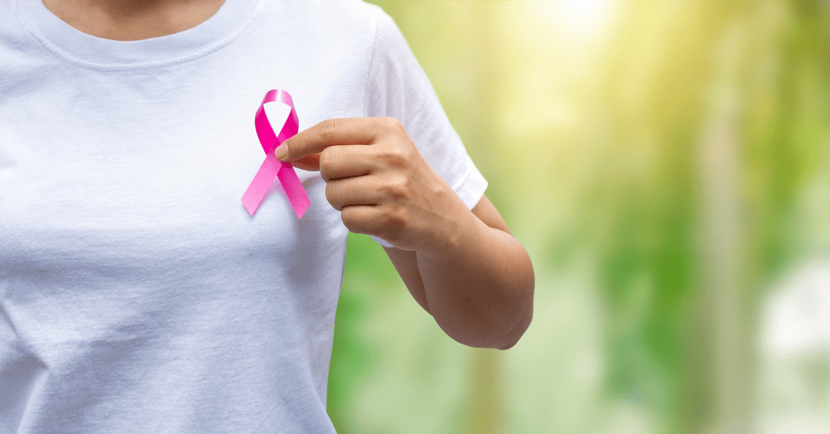 Dấu hiệu ung thư vú và những lưu ý khi điều trị mà chị em cần biết! thumb breast cancer symptoms